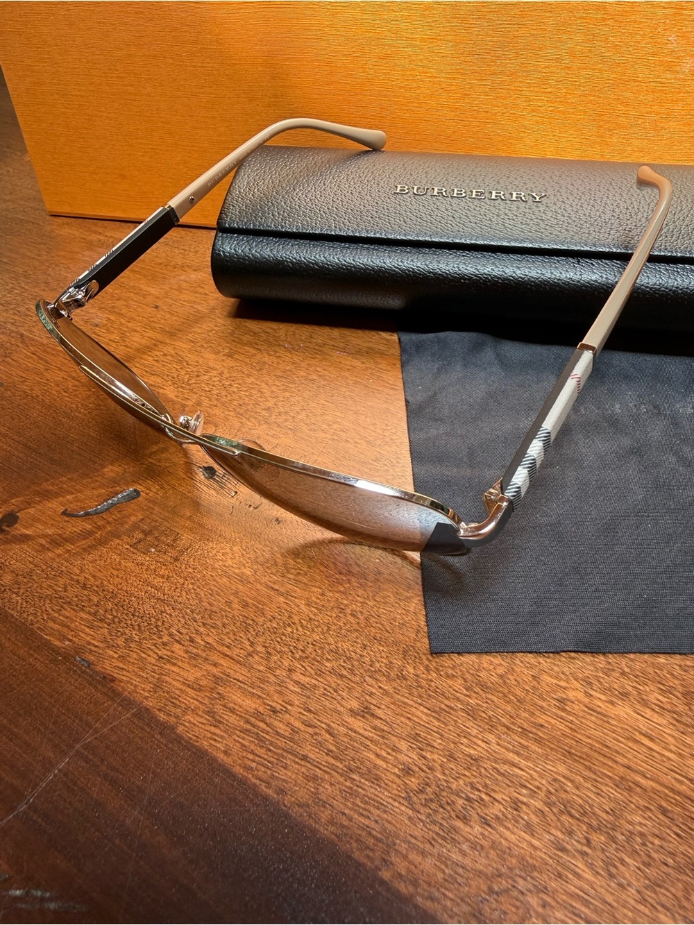 NEW Burberry Aviator Sunglasses with Taupe Gradient - Picture 7 of 12